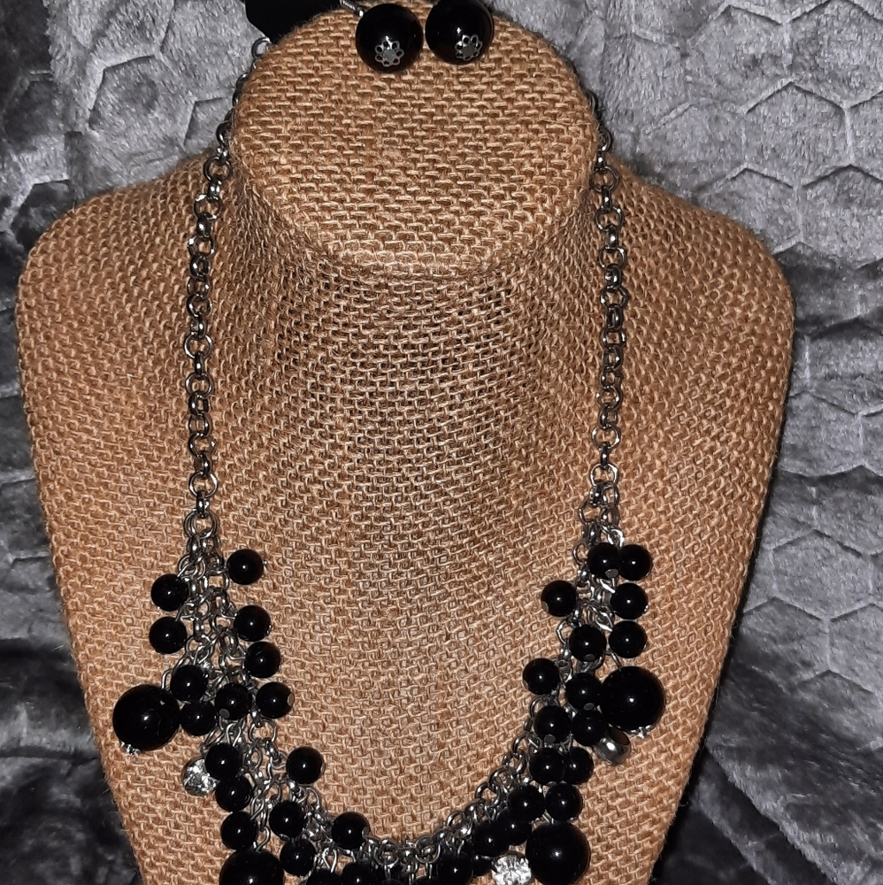 Paparazzi Short Black & Silver Necklace Set